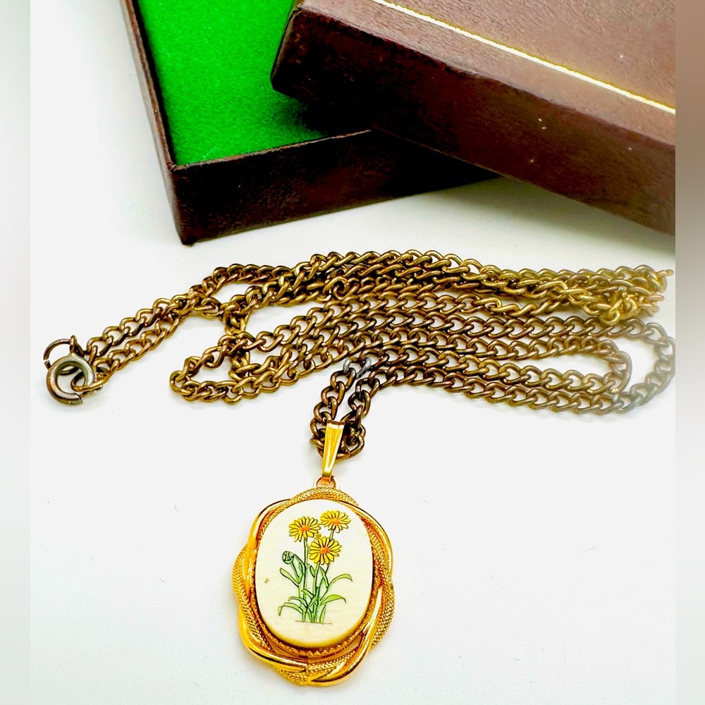 Vintage Painted Scrimshaw Pendant